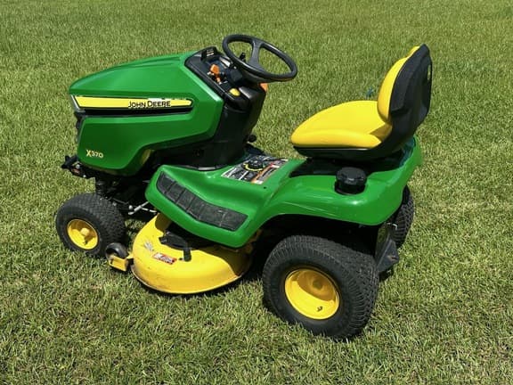 Image of John Deere X370 equipment image 3