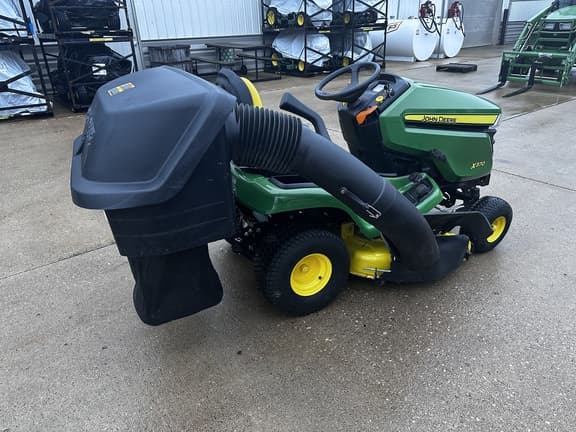 Image of John Deere X370 equipment image 4