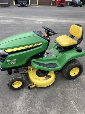 Image of John Deere X370 equipment image 2