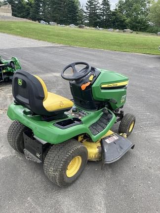Image of John Deere X370 equipment image 4