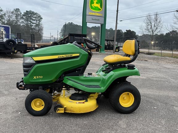 Image of John Deere X370 equipment image 2