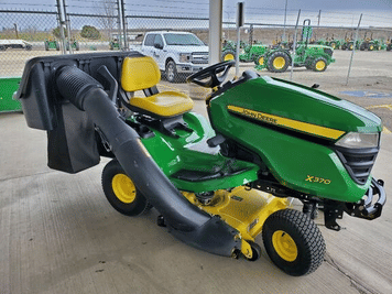 Main image John Deere X370