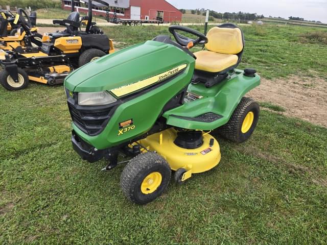 Image of John Deere X370 equipment image 1