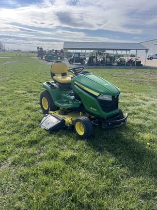 Image of John Deere X380 equipment image 3