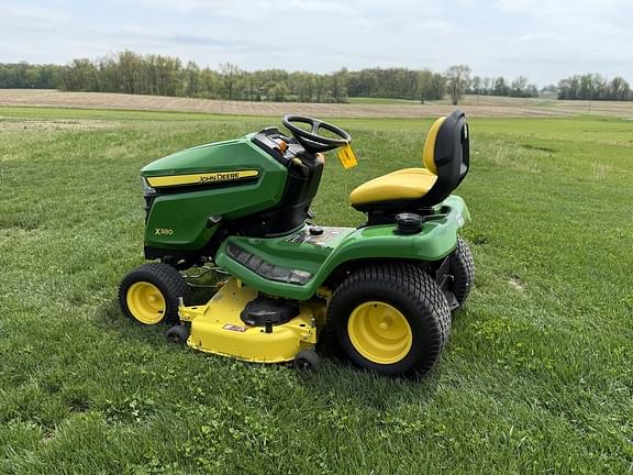 Image of John Deere X380 equipment image 4