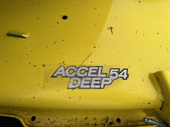 Image of John Deere X380 equipment image 2