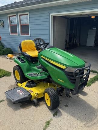 Image of John Deere X380 equipment image 4