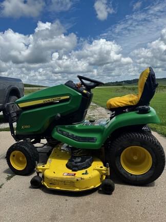 Image of John Deere X380 equipment image 3
