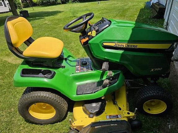 Image of John Deere X380 equipment image 1