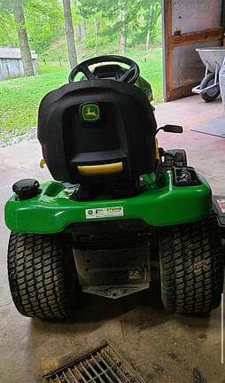 Image of John Deere X380 equipment image 4