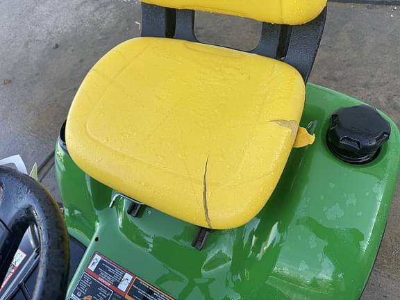 Image of John Deere X380 equipment image 4