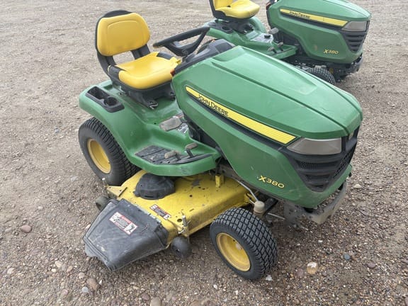 2016 John Deere X380 Equipment Image0