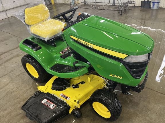 2016 John Deere X380 Equipment Image0