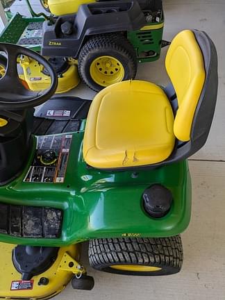 Image of John Deere X384 equipment image 2