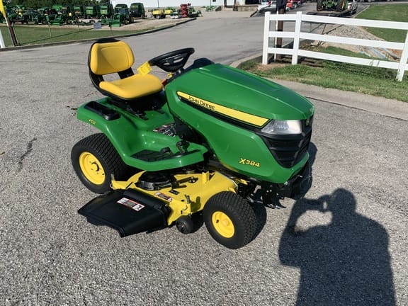 Main image John Deere X384