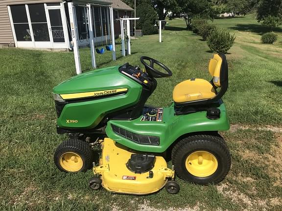 2016 John Deere X390 Equipment Image0
