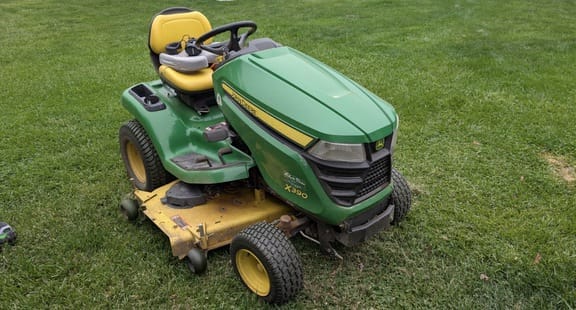 2016 John Deere X390 Equipment Image0