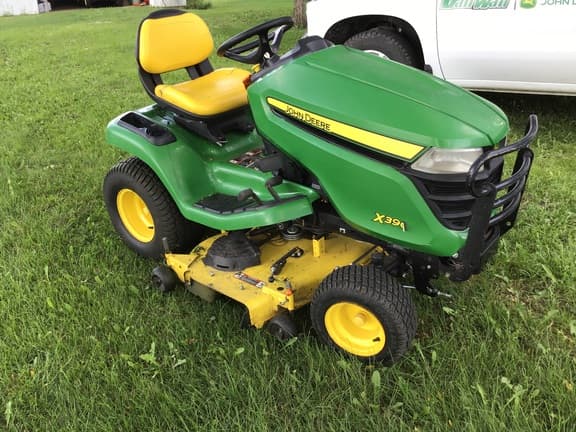 Image of John Deere X390 equipment image 1