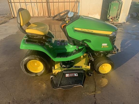 Image of John Deere X390 equipment image 1