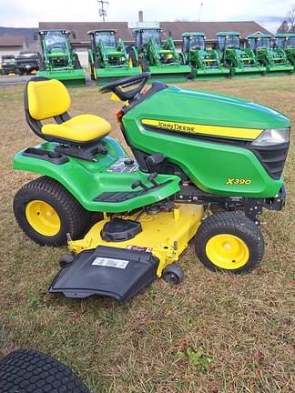 Image of John Deere X390 equipment image 2