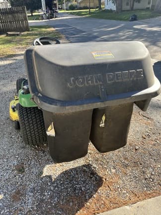 Image of John Deere X390 equipment image 4