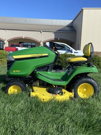 2016 John Deere X390 Equipment Image0