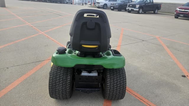 Image of John Deere X390 equipment image 4