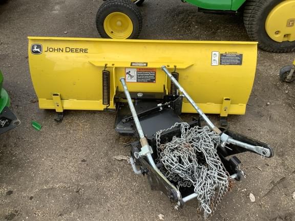 Image of John Deere X570 equipment image 4