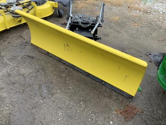 Image of John Deere X570 equipment image 2