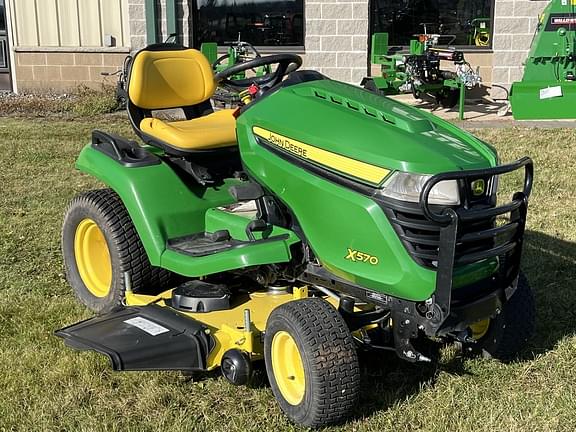 Image of John Deere X570 equipment image 3