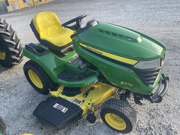 Image of John Deere X570 equipment image 1