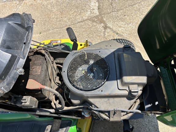 Image of John Deere X570 equipment image 4