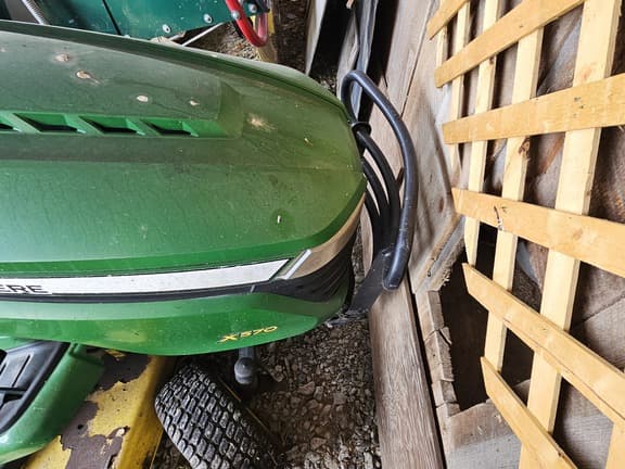 Image of John Deere X570 equipment image 3