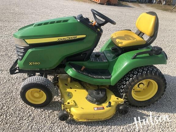 Image of John Deere X580 equipment image 2