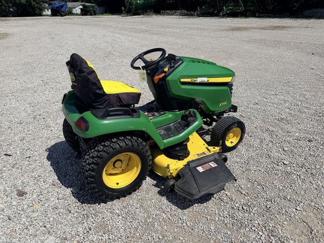 Image of John Deere X580 equipment image 3