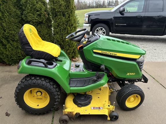 Image of John Deere X580 equipment image 1