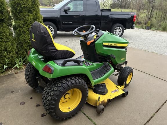 Image of John Deere X580 equipment image 2