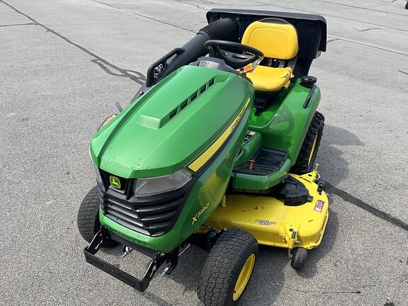 Image of John Deere X580 equipment image 3