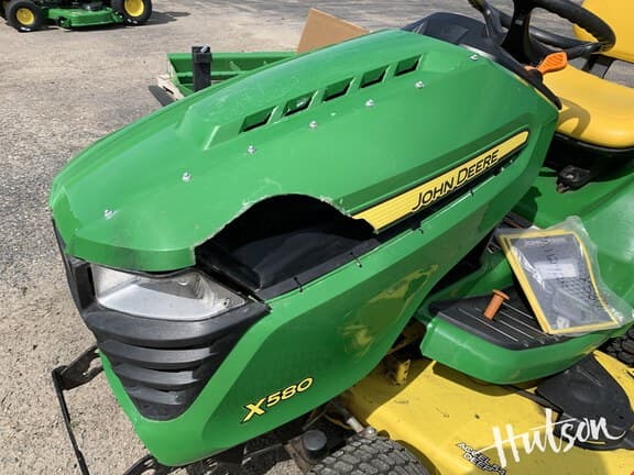 Image of John Deere X580 equipment image 4