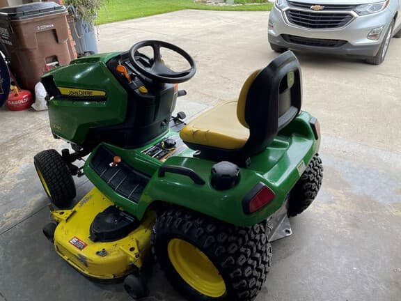 Image of John Deere X580 equipment image 2