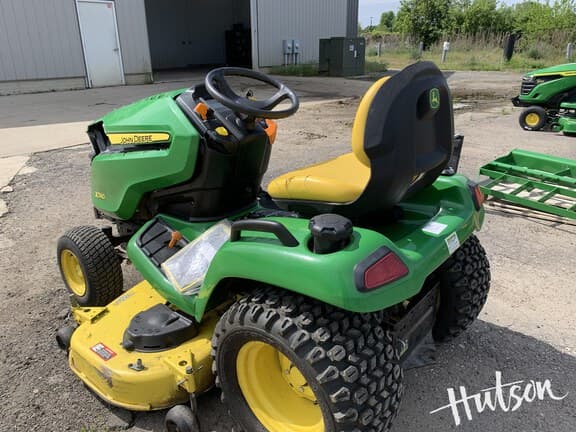 Image of John Deere X580 equipment image 2