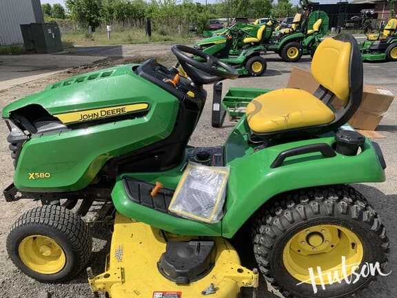 Image of John Deere X580 equipment image 3