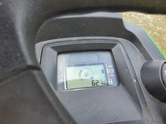 Image of John Deere X580 equipment image 4