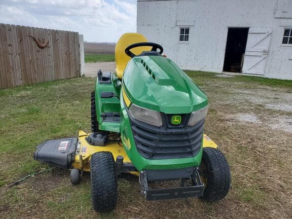 Image of John Deere X580 equipment image 2