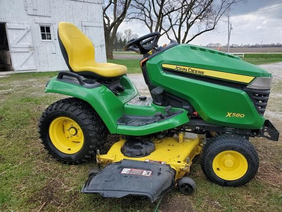 Image of John Deere X580 equipment image 1