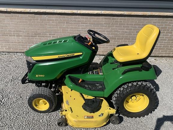 Image of John Deere X580 equipment image 3