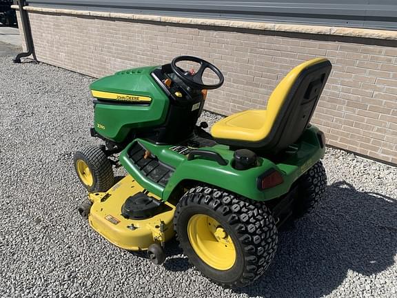 Image of John Deere X580 equipment image 4