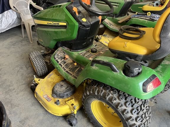 Image of John Deere X580 equipment image 2