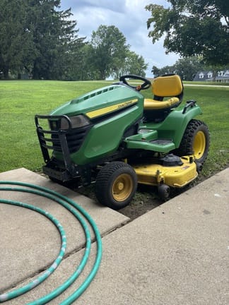 2016 John Deere X580 Equipment Image0