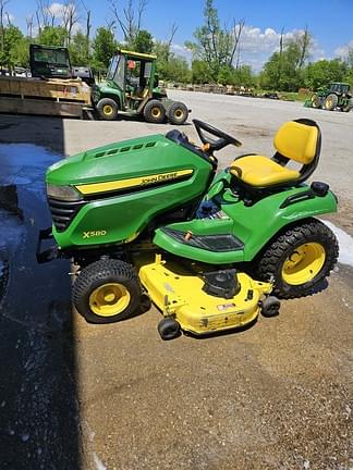 Image of John Deere X580 equipment image 1
